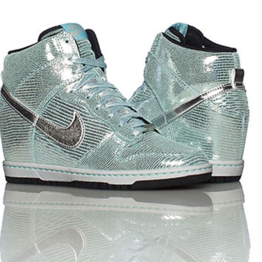 Nike WMNS Dunk Sky Hi QS